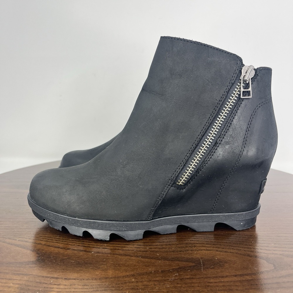 Sorel Joan of Arctic Boots Women's 8.5 Black Nubuck Zip Lug Hidden Wedge Booties